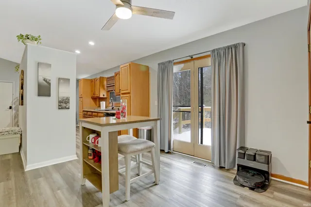 $260,000 | 10100 Hillview Drive, Evansville, IN 47720