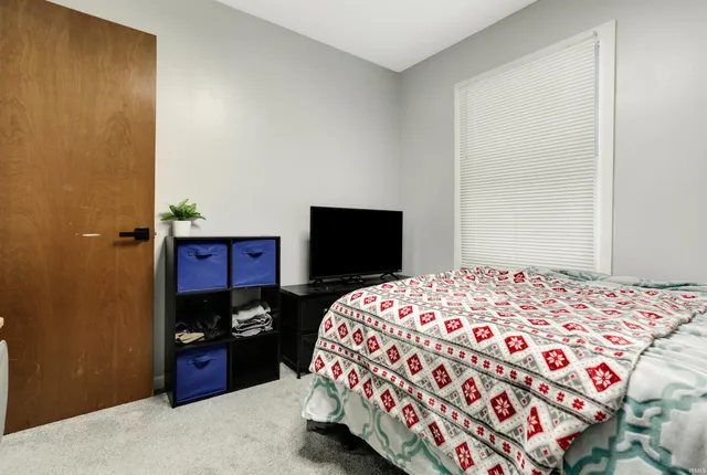 $260,000 | 10100 Hillview Drive, Evansville, IN 47720