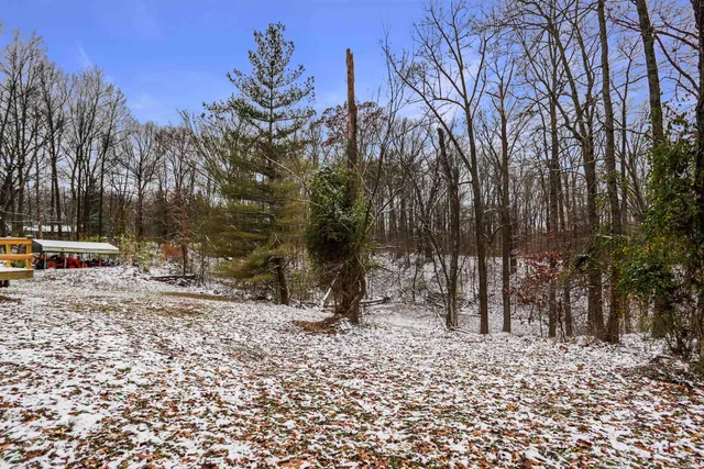 $260,000 | 10100 Hillview Drive, Evansville, IN 47720