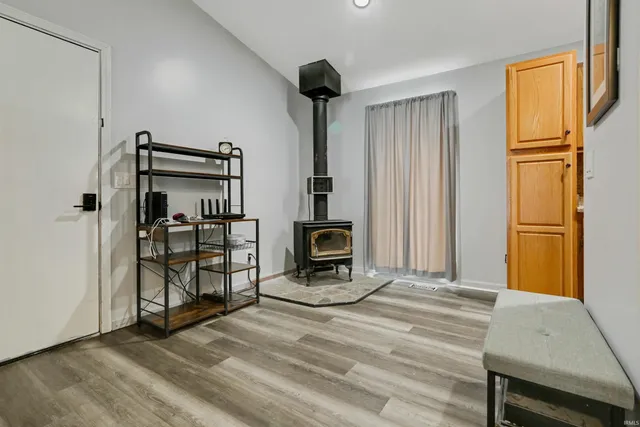 $260,000 | 10100 Hillview Drive, Evansville, IN 47720