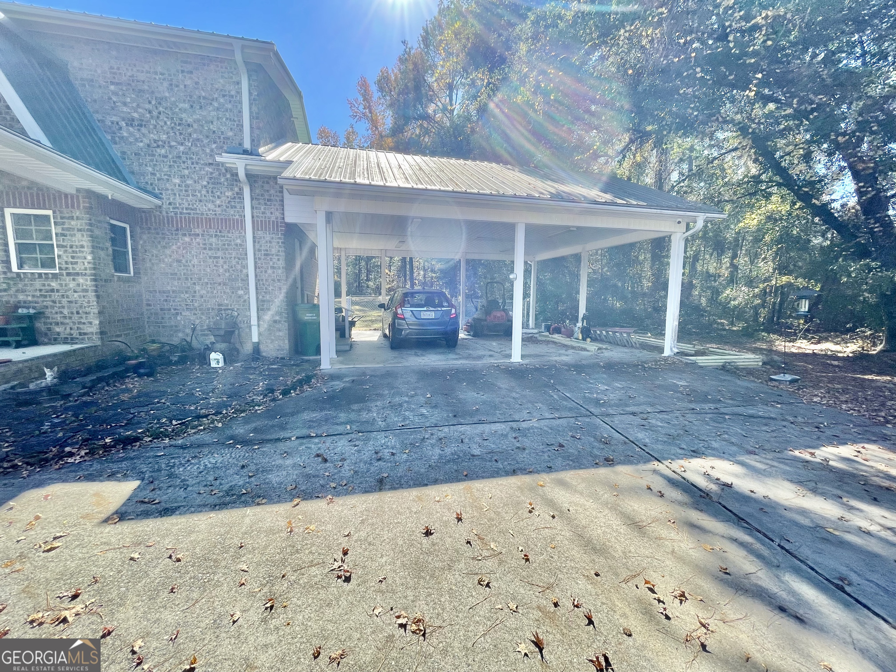 98 Waterfront Way Warner Robins, GA 31093 - Photo 3 of 28 a front view of a house with a porch