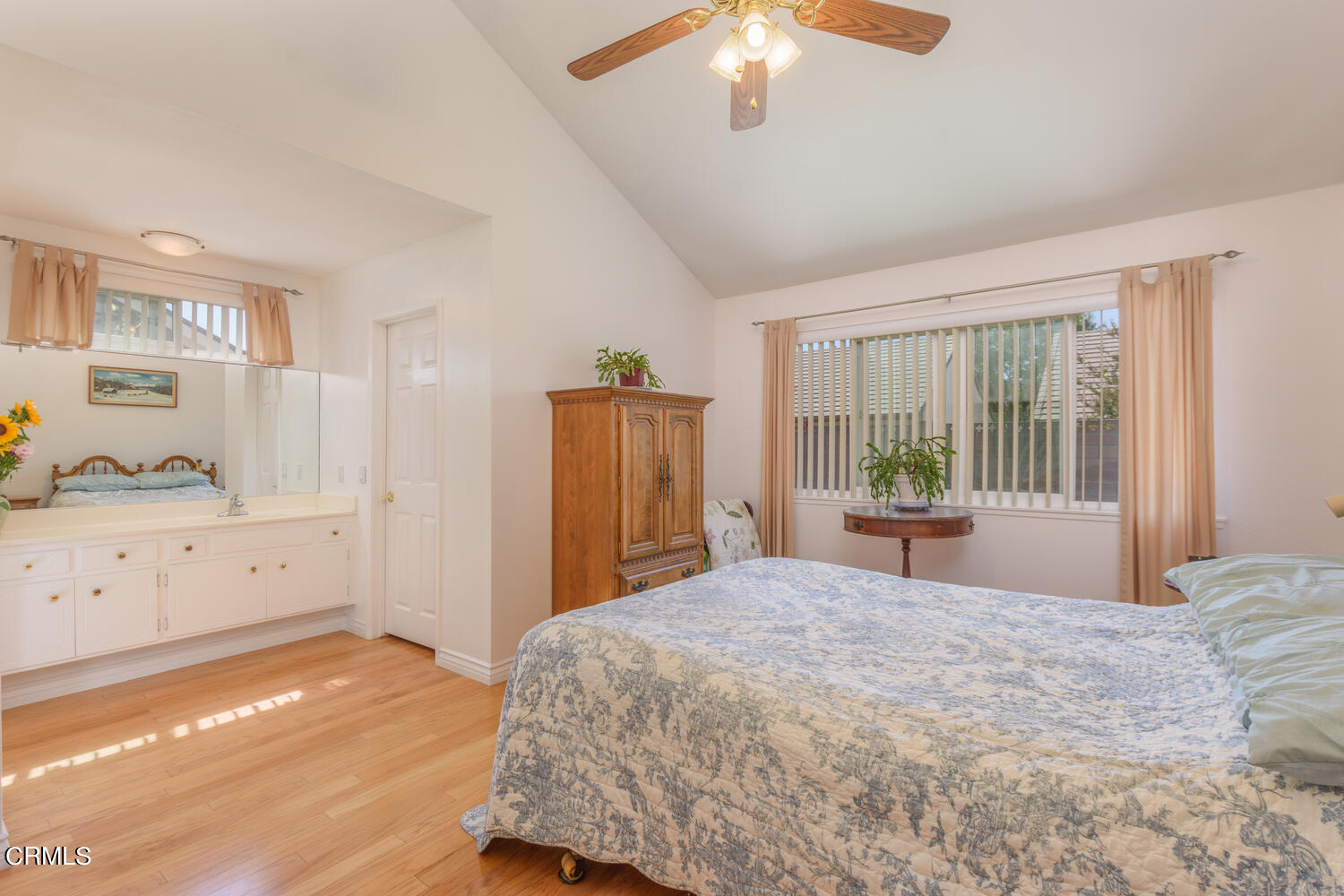5658 Fearing Street Simi Valley, CA 93063 - Photo 12 of 27 5658 Fearing St Simi Valley CA-large-015