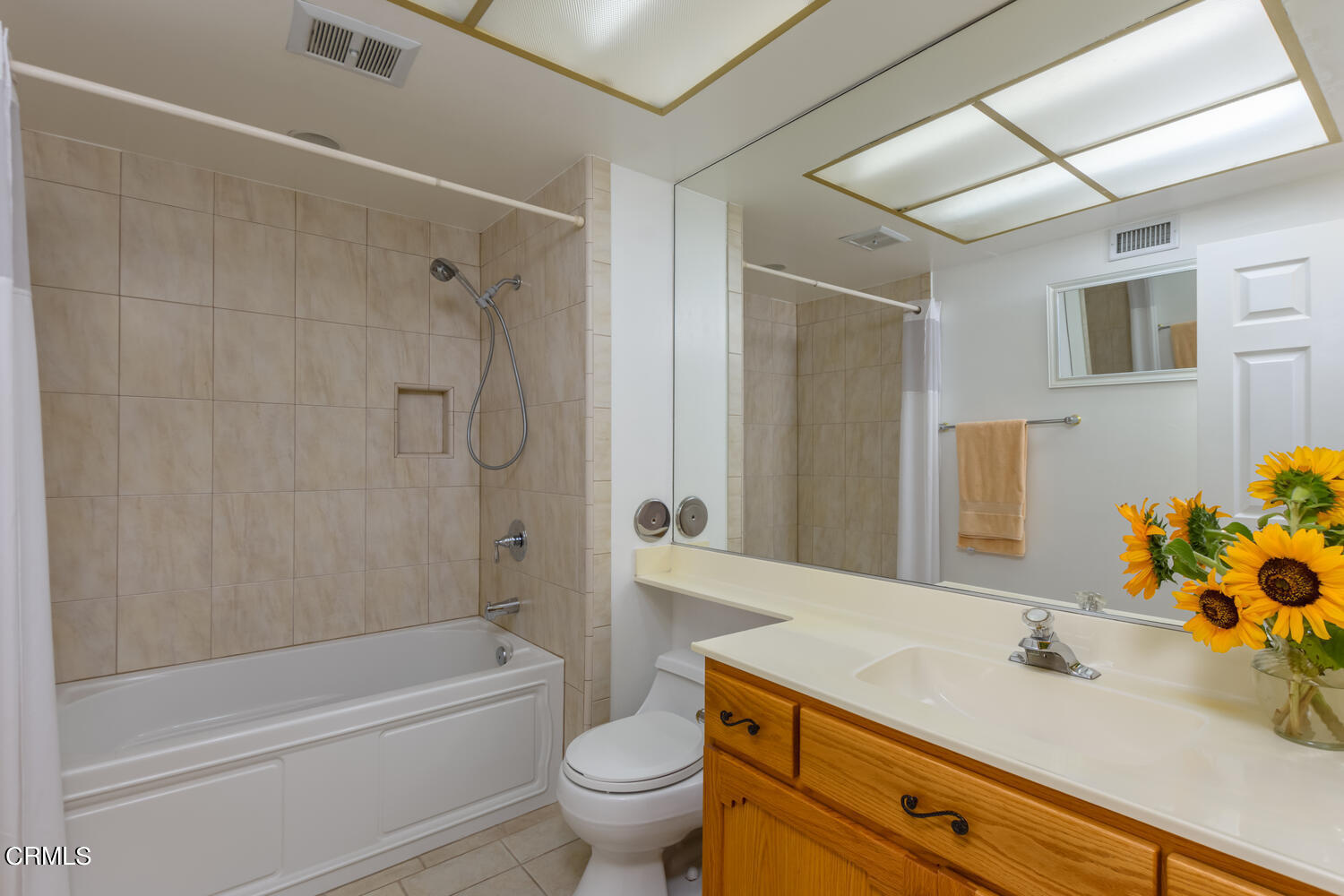 5658 Fearing Street Simi Valley, CA 93063 - Photo 21 of 27 5658 Fearing St Simi Valley CA-large-023