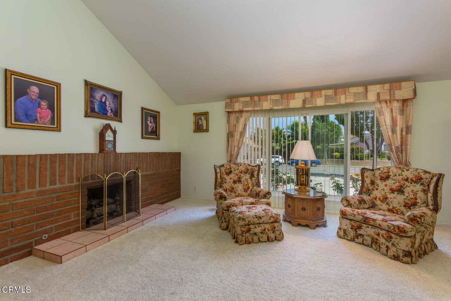 5658 Fearing Street Simi Valley, CA 93063 - Photo 6 of 27 5658 Fearing St Simi Valley CA-large-008
