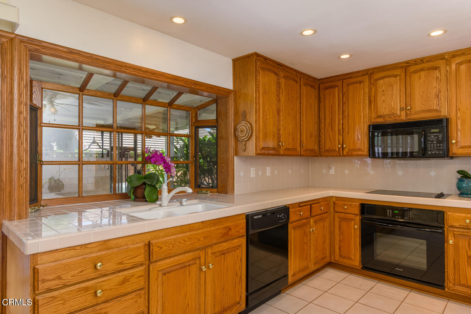 5658 Fearing Street Simi Valley, CA 93063 - Photo 8 of 27 5658 Fearing St Simi Valley CA-large-011
