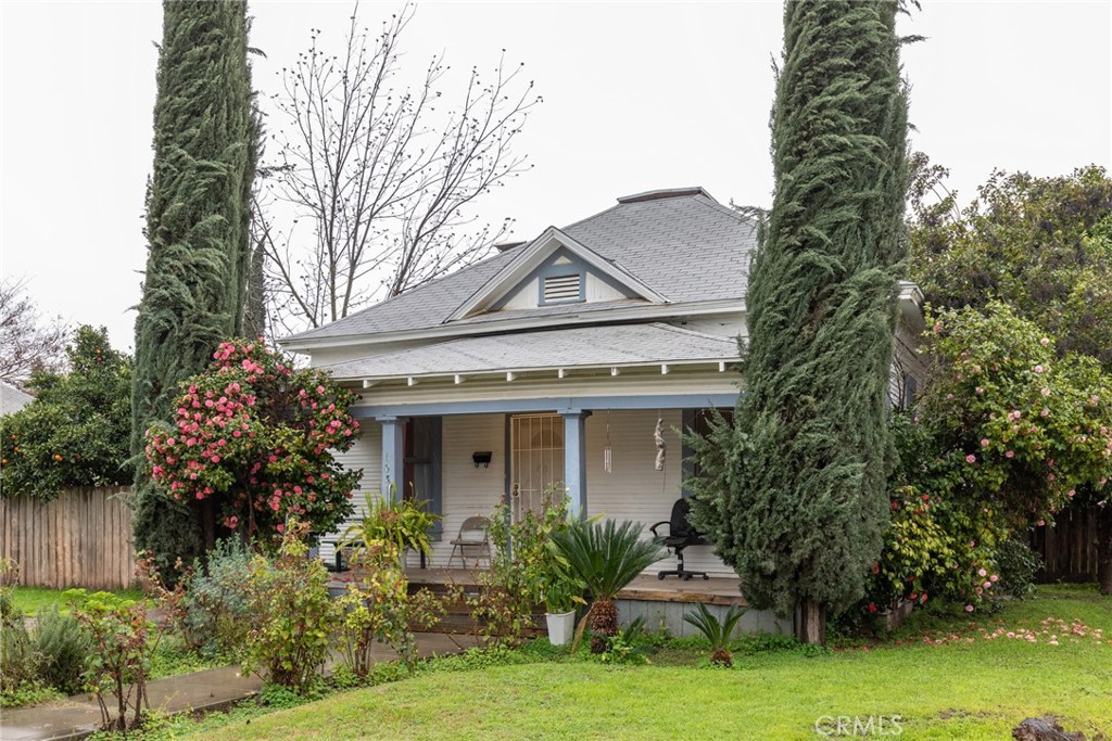 1031 K Street Reedley, CA 93654 - Photo 1 of 36