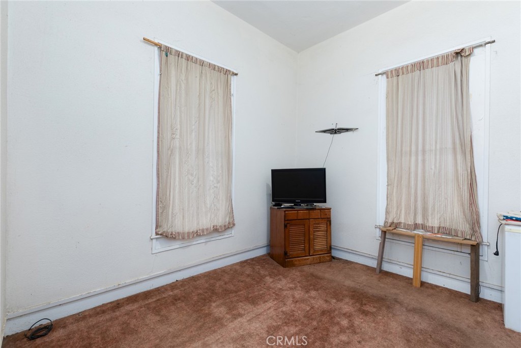 1031 K Street Reedley, CA 93654 - Photo 13 of 36