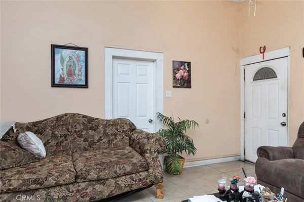 $290,000 | 1031 K Street, Reedley, CA 93654