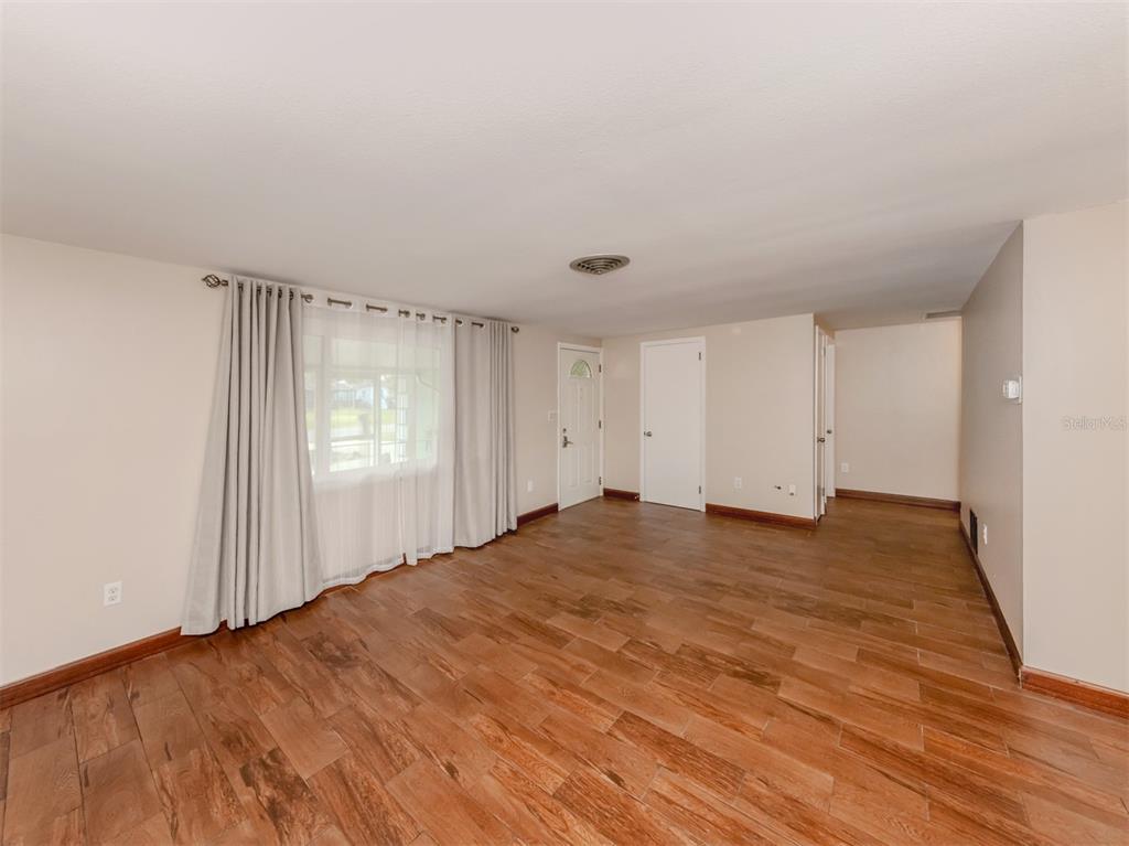 907 Shasta Road Venice, FL 34293 - Photo 7 of 61 Gallery Image 7