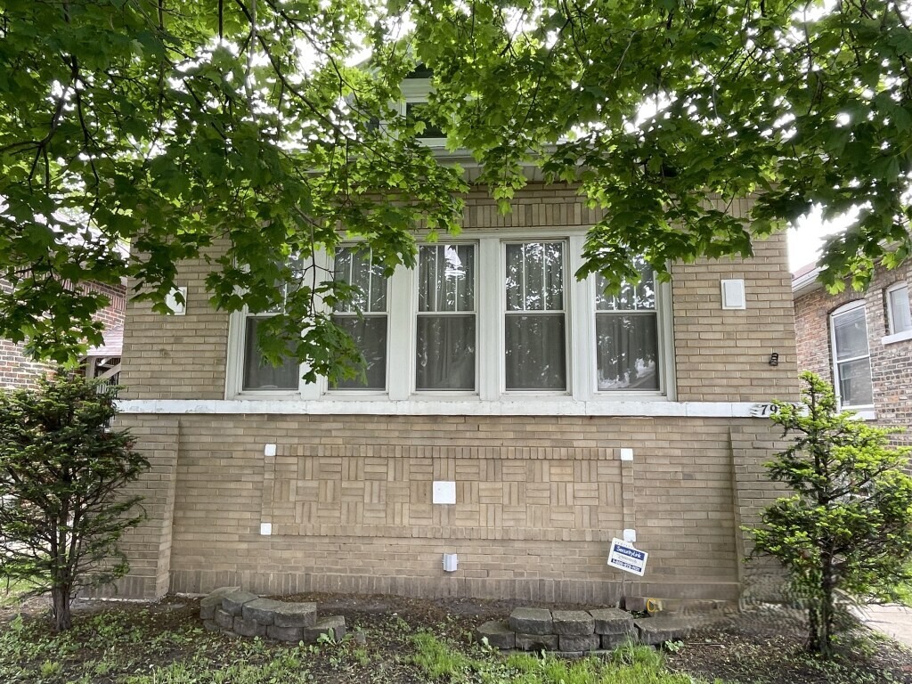 7929 S Lane Chicago, IL 60620 - Photo 4 of 6