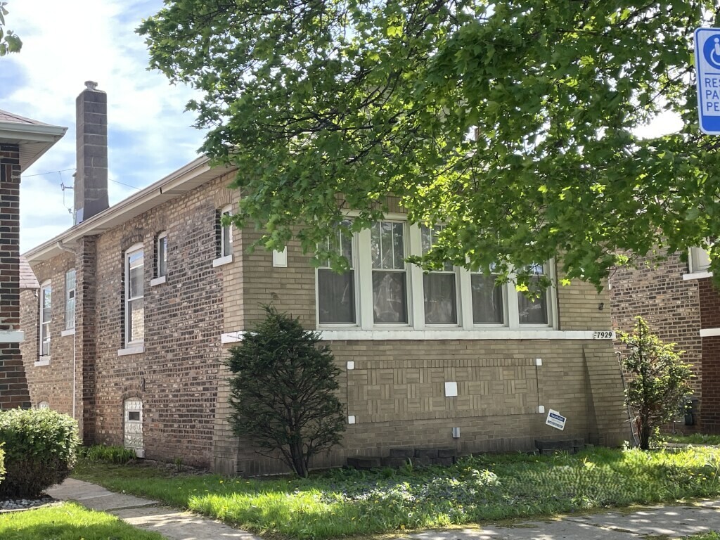 7929 S Lane Chicago, IL 60620 - Photo 6 of 6