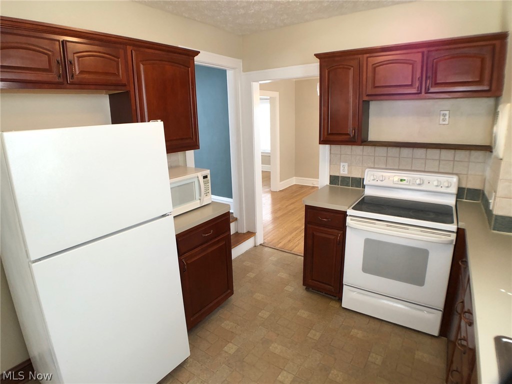 3694 Avalon Road Cleveland, OH 44120 - Photo 12 of 30 Gallery Image 12