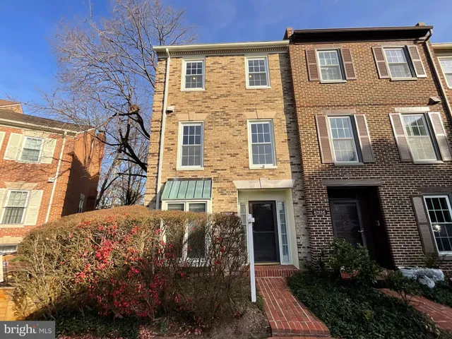 $4,100 | 6703 Washington Boulevard, Unit F, Arlington, VA 22205