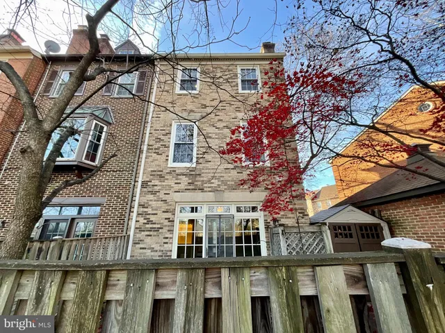 a view of parking area