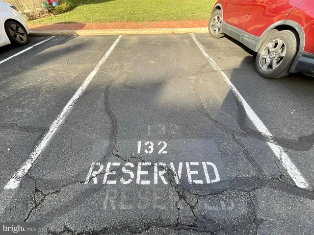 $4,100 | 6703 Washington Boulevard, Unit F, Arlington, VA 22205