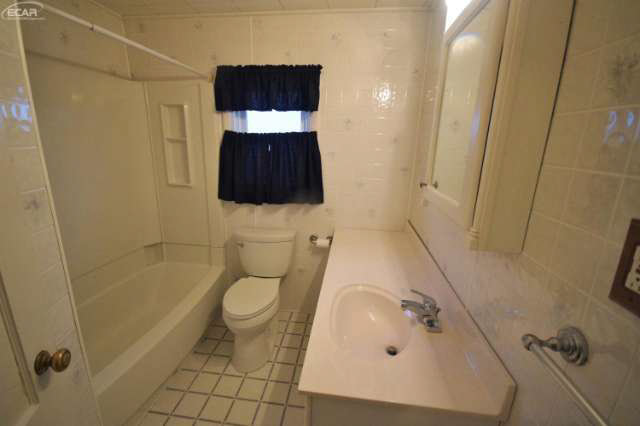 1254 West Stanley Road Mount Morris, MI 48458 - Photo 8 of 17 21120947-7.JPG