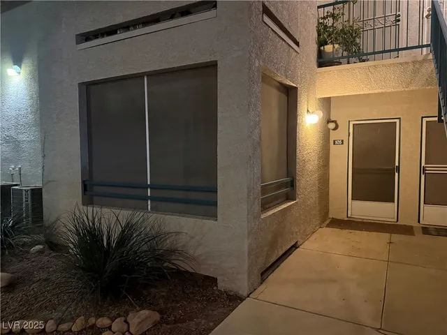 $1,025 | 5261 South Lindell Road, Unit 105, Las Vegas, NV 89118