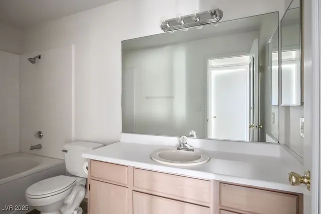 $1,035 | 5261 South Lindell Road, Unit 105, Las Vegas, NV 89118