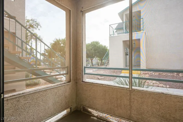 $1,035 | 5261 South Lindell Road, Unit 105, Las Vegas, NV 89118