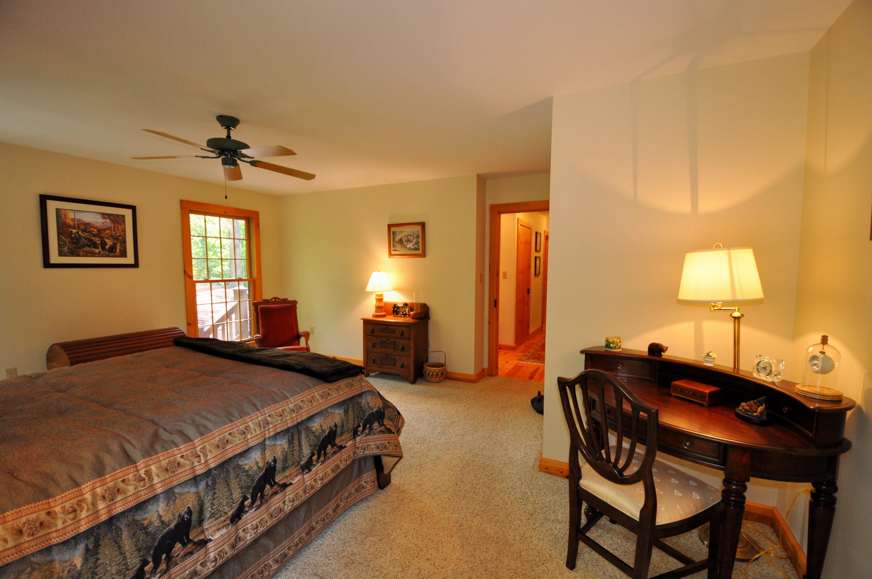 811 Laurel Road Townsend, TN 37882 - Photo 19 of 38 Main Level Bedroom Suite