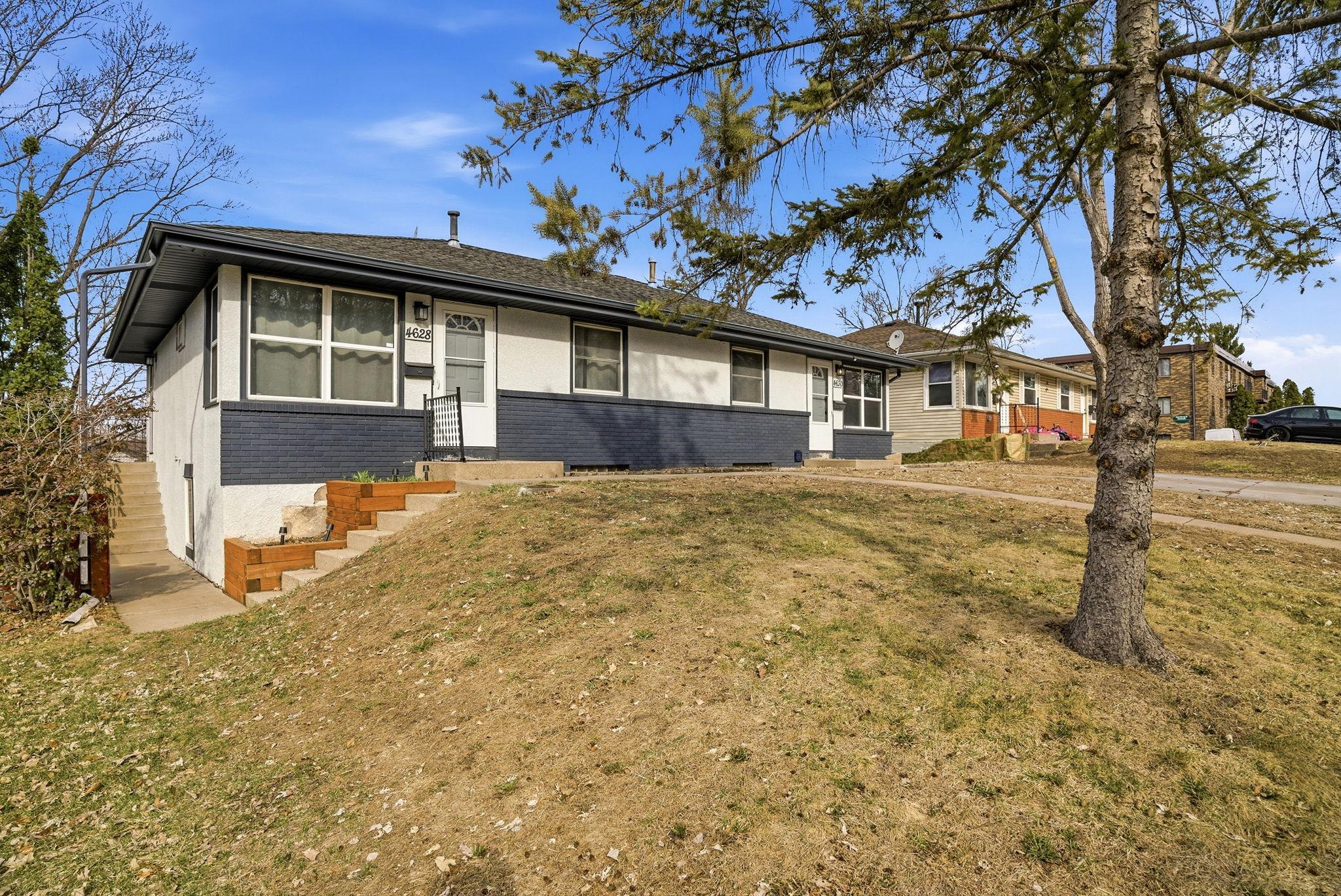 4628 Johnson Street Northeast Columbia Heights, MN 55421 - Photo 3 of 52