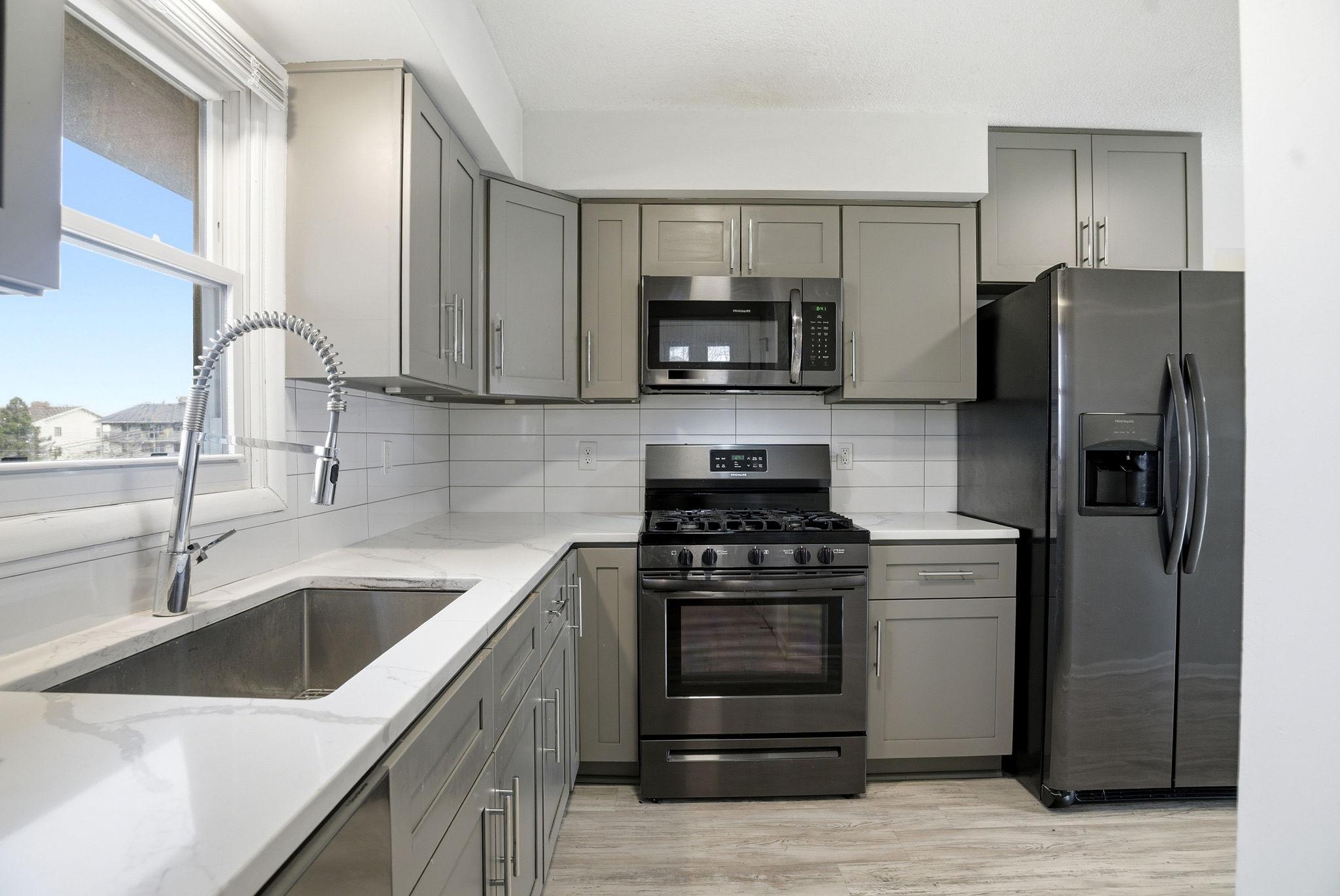 4628 Johnson Street Northeast Columbia Heights, MN 55421 - Photo 9 of 52