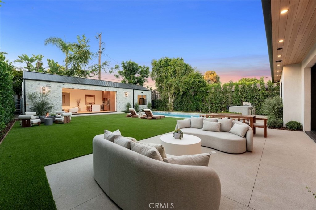 10433 Valley Spring Lane Toluca Lake, CA 91602 - Photo 22 of 69