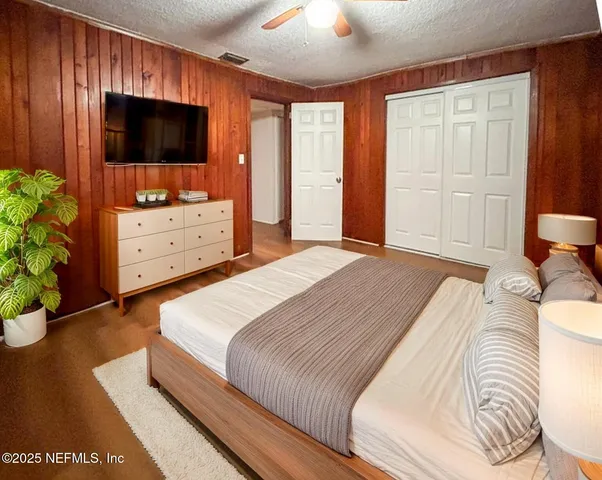 a view of park and entertaining space