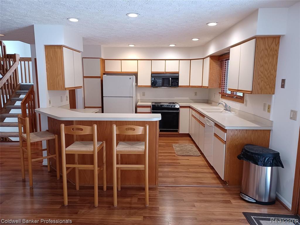 6505 Ridgeview Drive Clarkston, MI 48346 - Photo 4 of 38