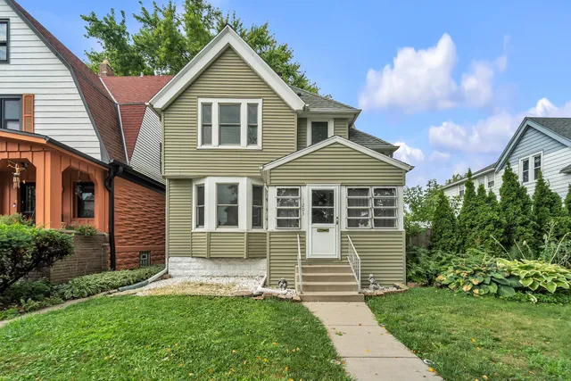 $254,900 | 1203 South 49th Street, West Milwaukee, WI 53214