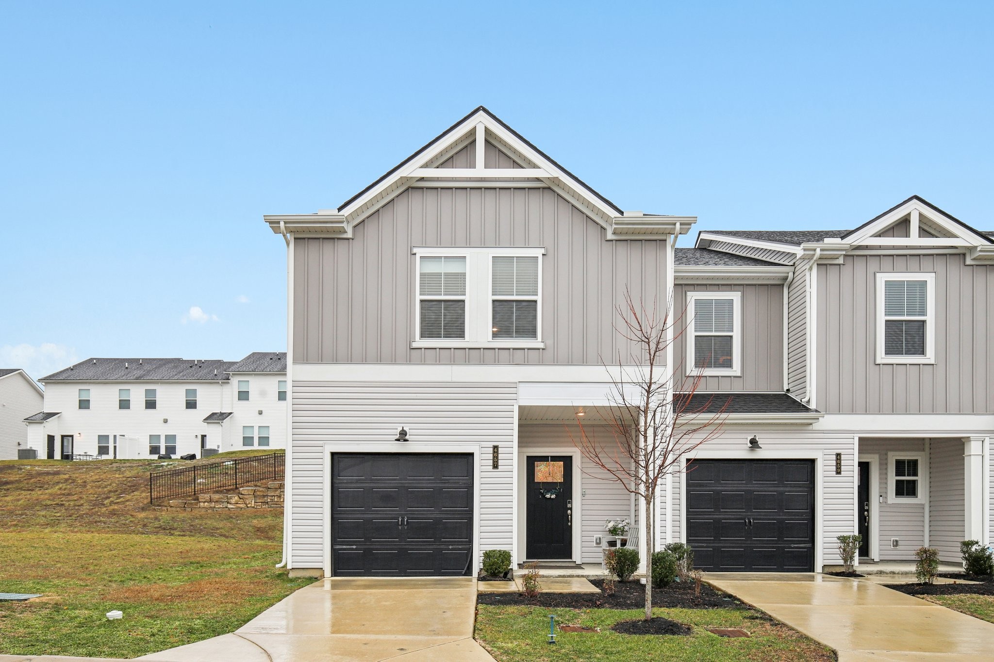 4657 Ridge Bend Drive Nashville, TN 37207 - Photo 2 of 21 a front view of a house with a ocean view