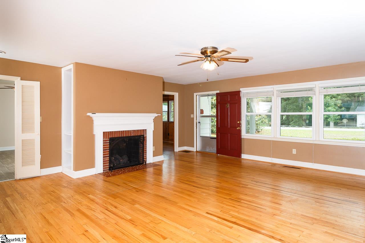 403 Pine Street Clinton, SC 29325 - Photo 4 of 15 Gallery Image 4