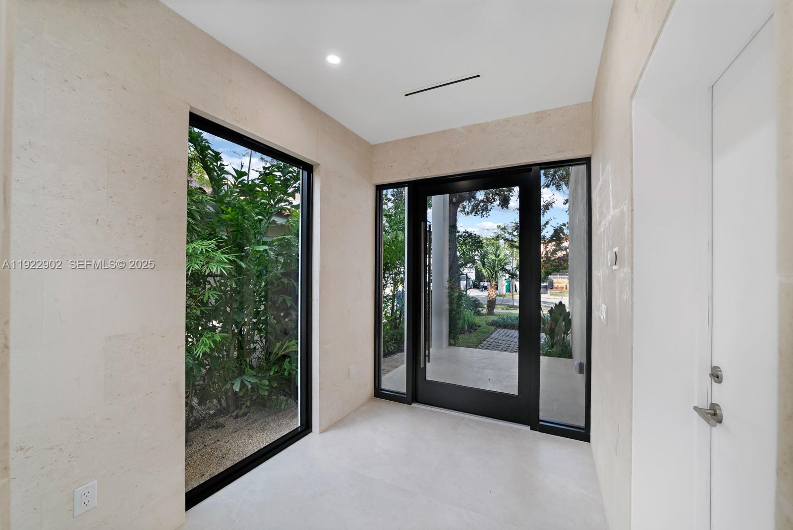 2610 Southwest 17th Street Miami, FL 33145 - Photo 3 of 36 Foyer