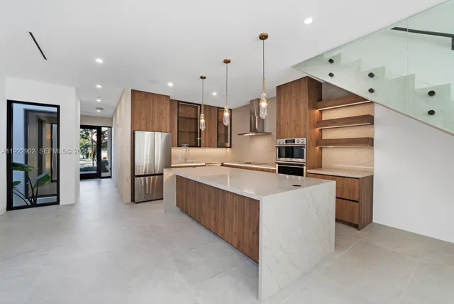 $1,550,000 | 2610 Southwest 17th Street, Miami, FL 33145