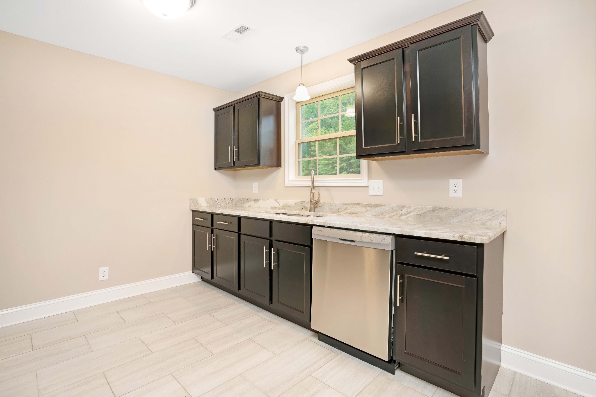 1160 Racker Drive Clarksville, TN 37043 - Photo 8 of 25 Gallery Image 8