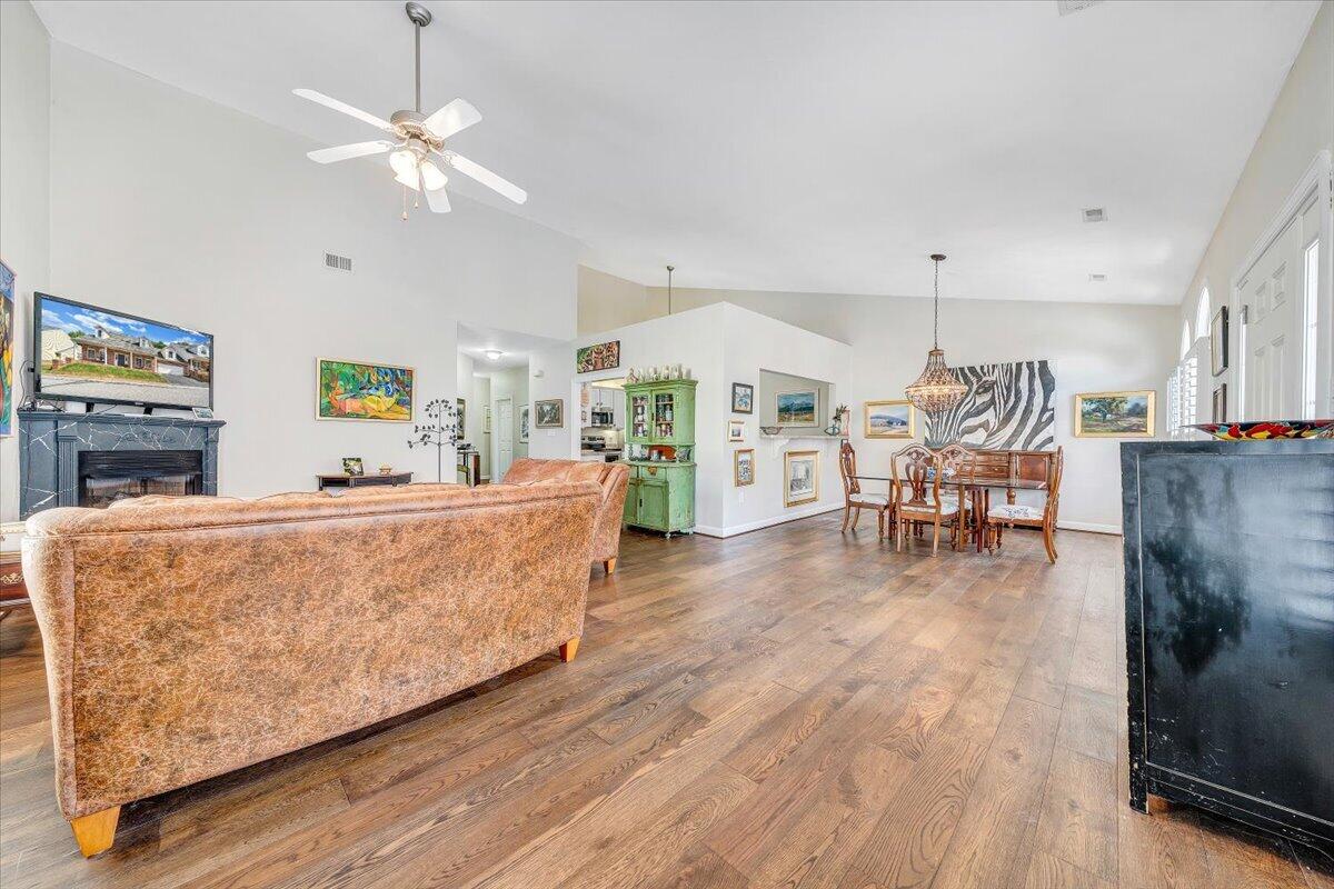 5414 Quail Ridge Court Roanoke, VA 24018 - Photo 5 of 30 Open Concept, Cathedral Ceilings