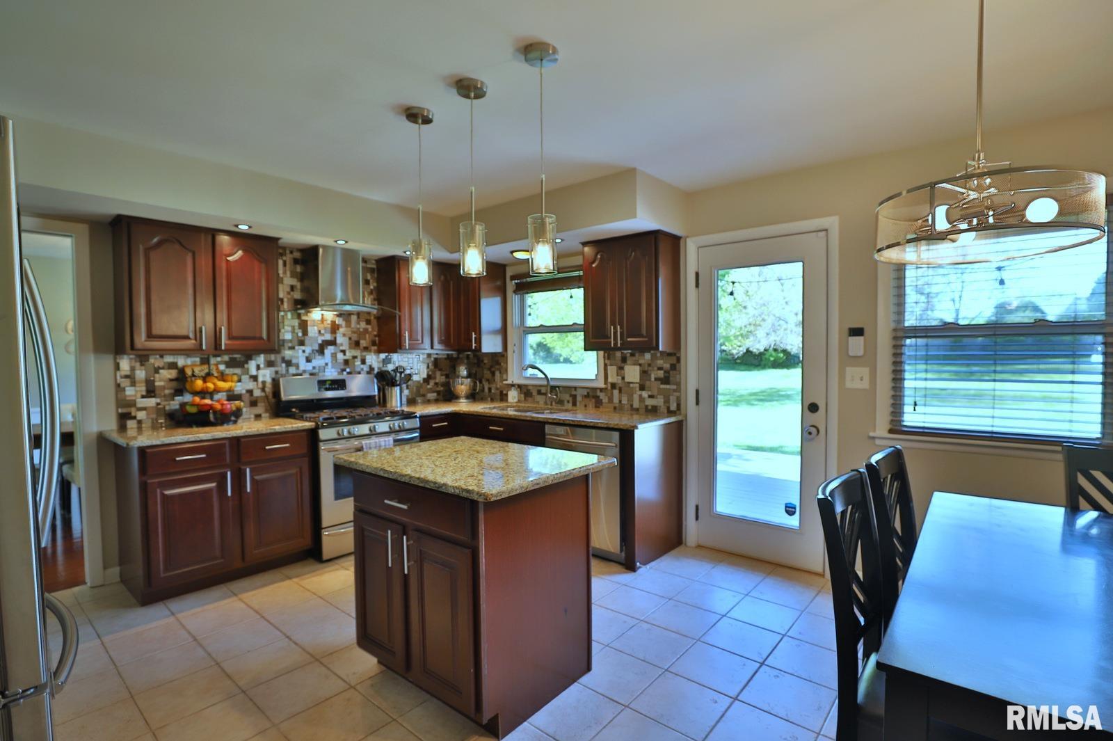 415 West Wolf Road Peoria, IL 61614 - Photo 11 of 48 Gallery Image 11