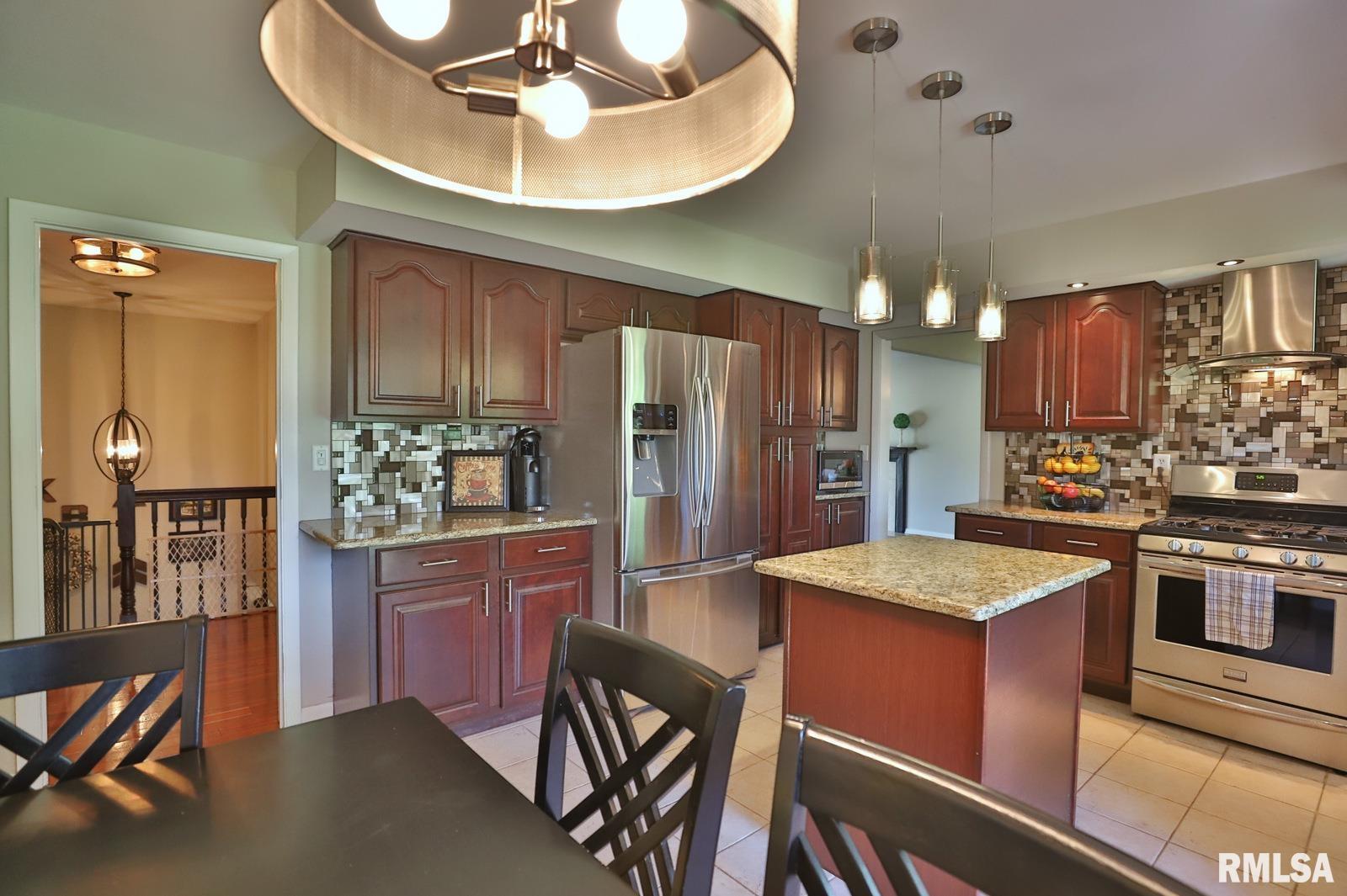 415 West Wolf Road Peoria, IL 61614 - Photo 12 of 48 Gallery Image 12