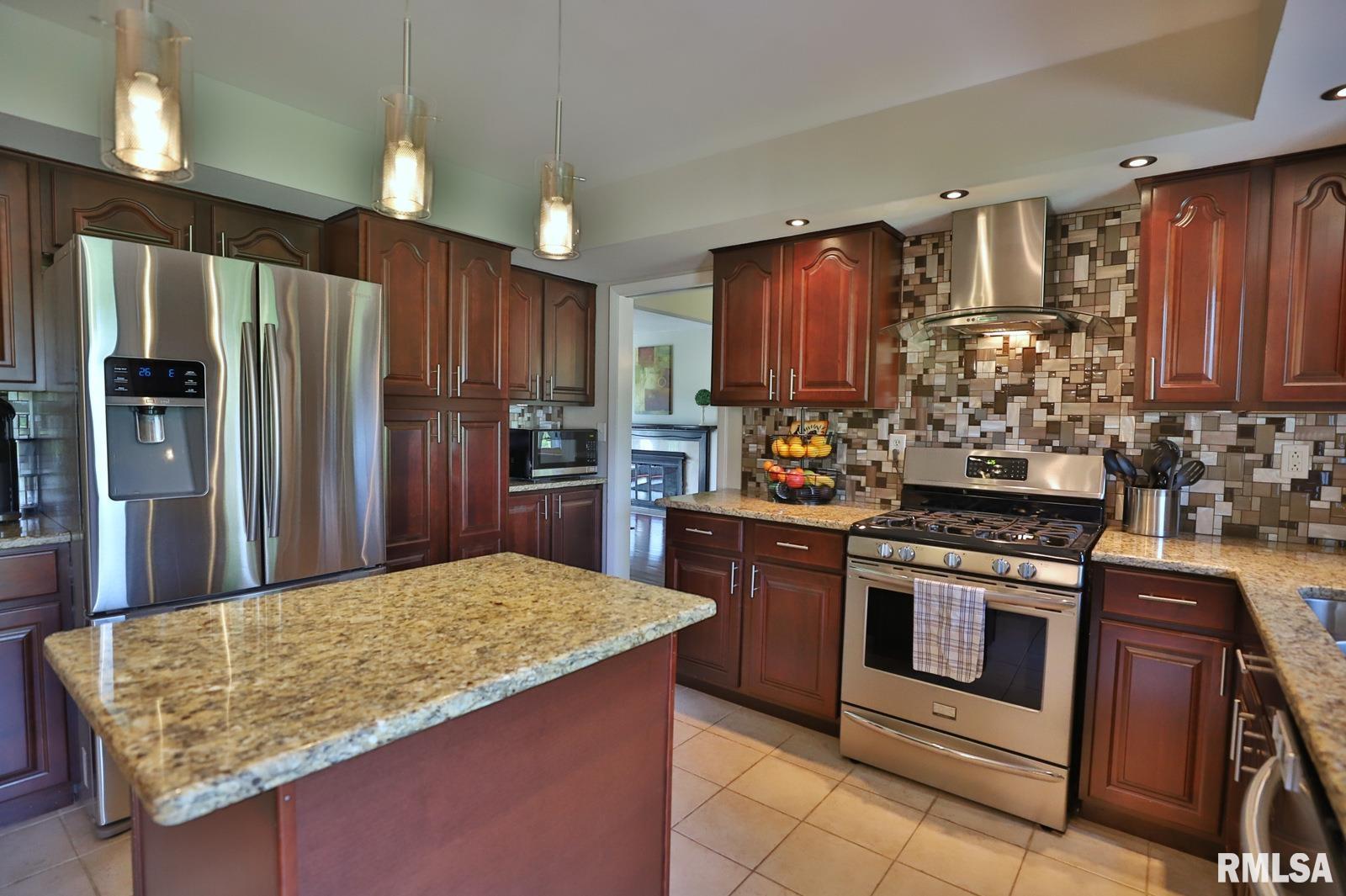 415 West Wolf Road Peoria, IL 61614 - Photo 13 of 48 Gallery Image 13