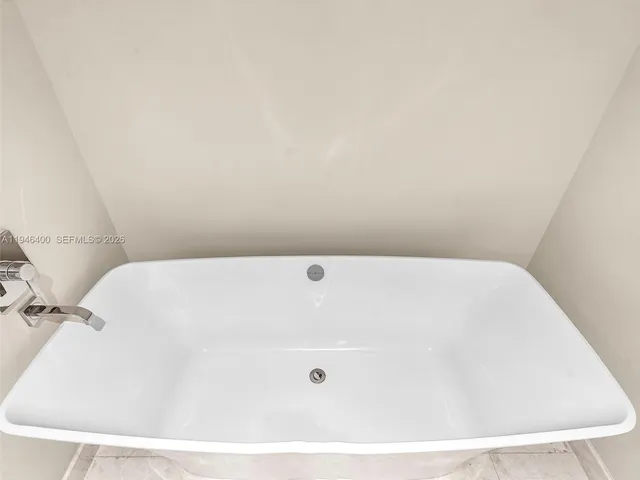 $1,280,000 | 17301 Biscayne Boulevard, Unit 2301, North Miami Beach, FL 33160