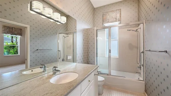 $1,595,000 | 5023 Ashley Parkway, Sarasota, FL 34241