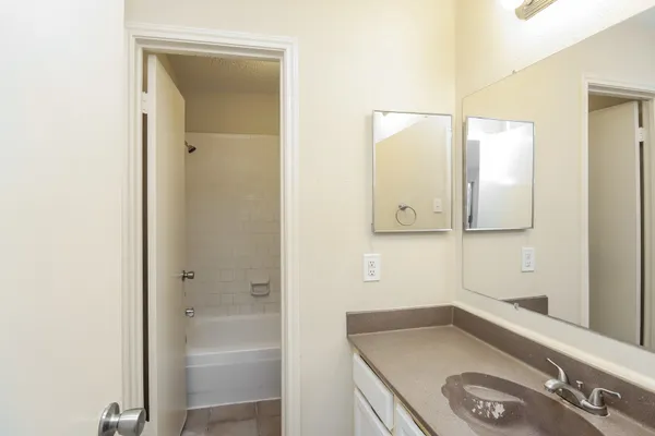 $1,625 | 17002 Enchanted Circle East, Sugar Land, TX 77498