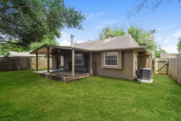 $1,625 | 17002 Enchanted Circle East, Sugar Land, TX 77498