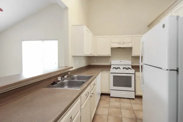 $1,625 | 17002 Enchanted Circle East, Sugar Land, TX 77498