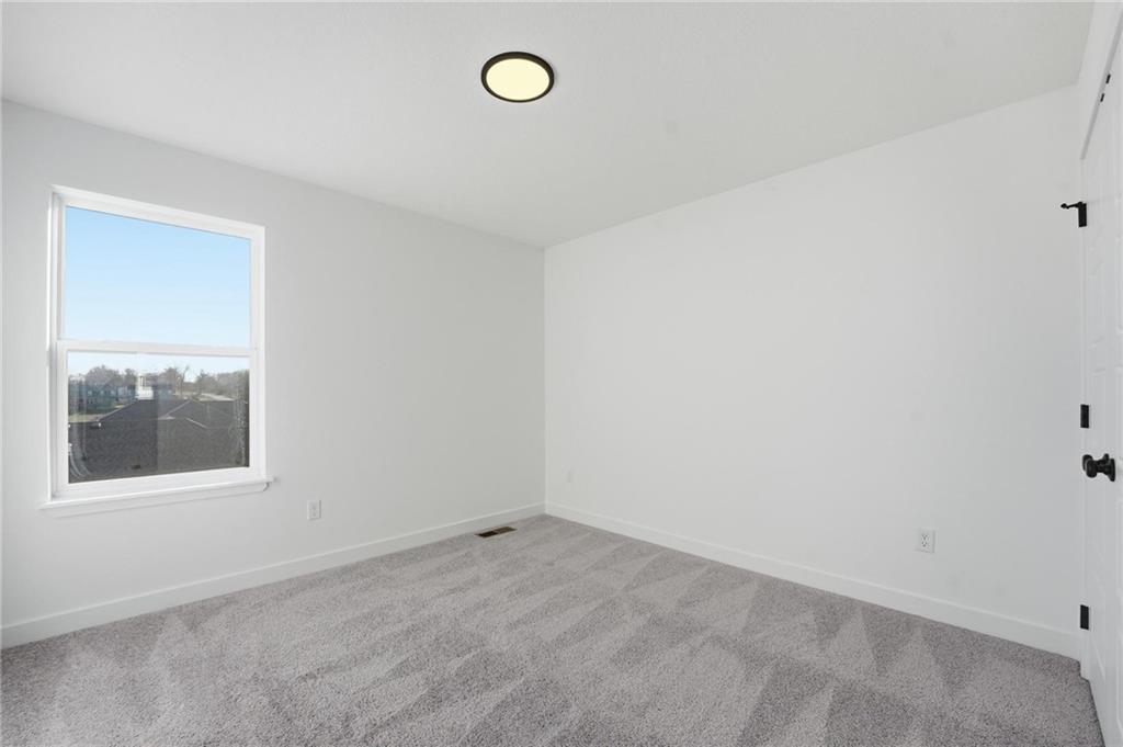 19719 West 195th Street Spring Hill, KS 66083 - Photo 12 of 37