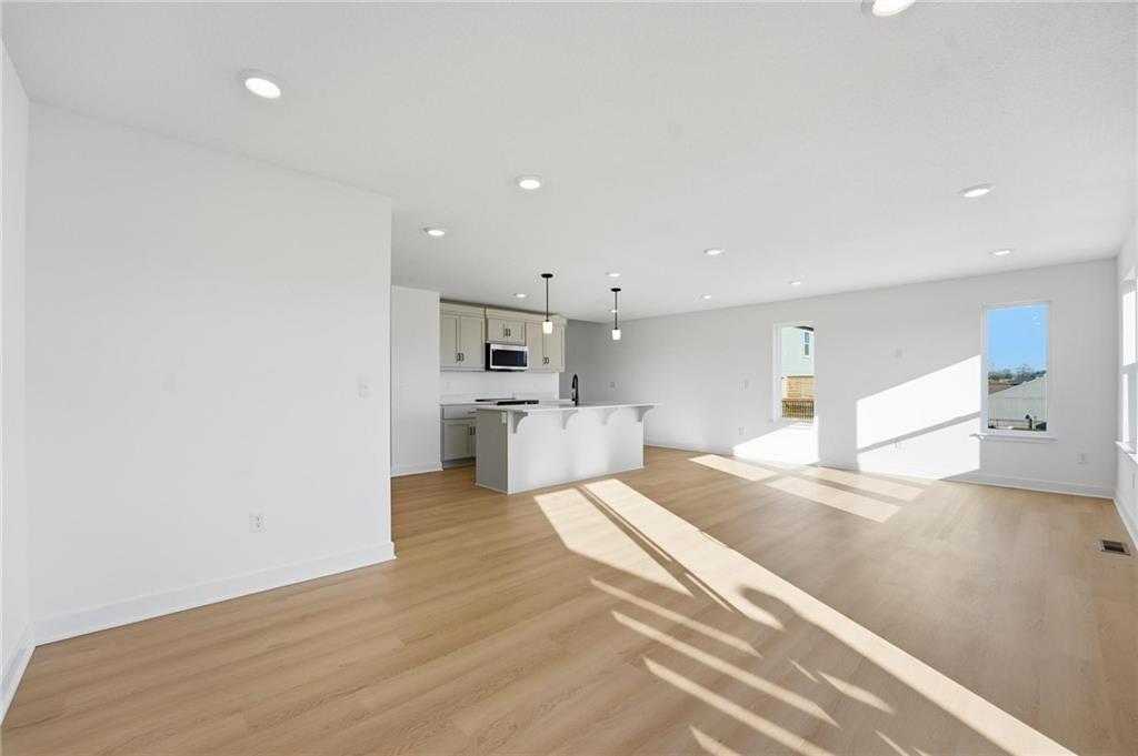 19719 West 195th Street Spring Hill, KS 66083 - Photo 4 of 37