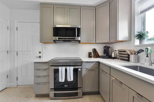 $1,100,000 | 8700 North Miami Avenue, El Portal, FL 33150