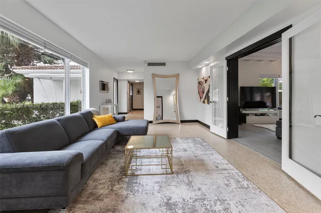 $1,100,000 | 8700 North Miami Avenue, El Portal, FL 33150