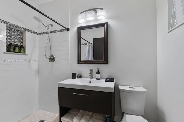 $1,100,000 | 8700 North Miami Avenue, El Portal, FL 33150