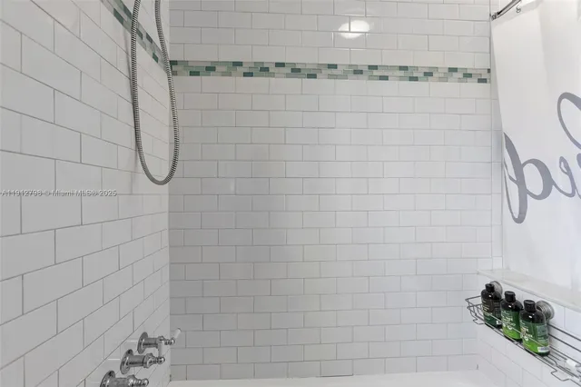 $1,100,000 | 8700 North Miami Avenue, El Portal, FL 33150